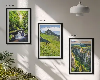 Set de tablouri decorative cu peisaj din pădurea cascadei Munților Verzi