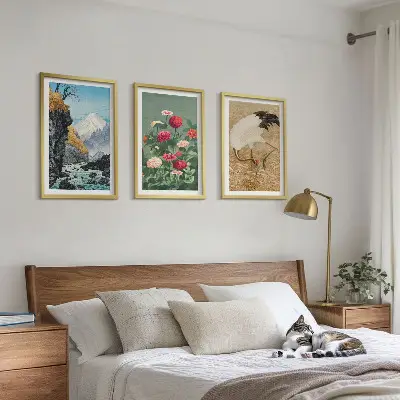 Set tablouri decorative cu peisaj montan, flori de râu și macarale