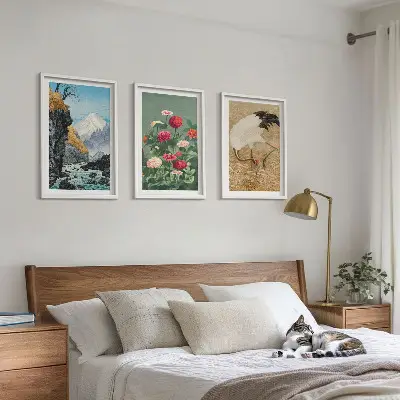 Set tablouri decorative cu peisaj montan, flori de râu și macarale