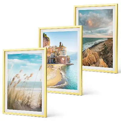 Set de tablouri decorative cu peisaj de plajă, stânci și oraș