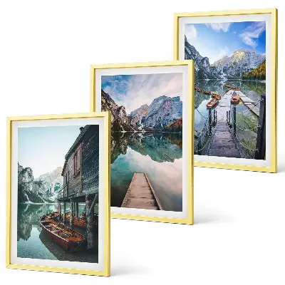 Set tablouri decorative bărci din lemn pe lacul montan