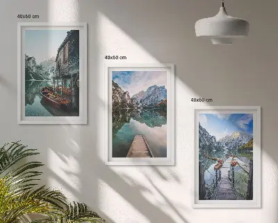 Set tablouri decorative bărci din lemn pe lacul montan