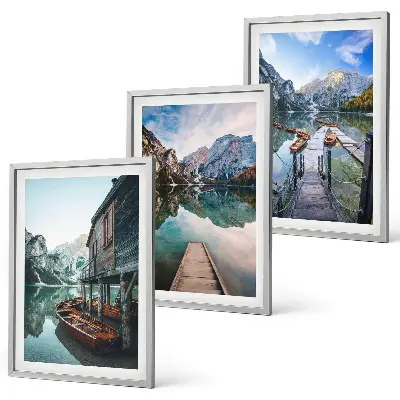 Set tablouri decorative bărci din lemn pe lacul montan