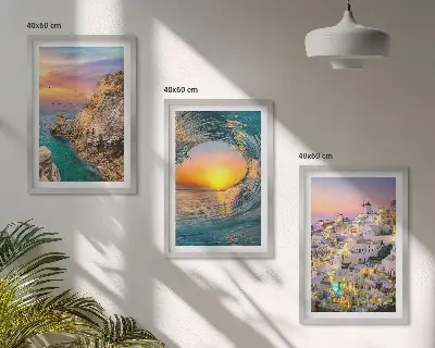 Set tablouri decorative valuri ale mării și case albe din Santorini