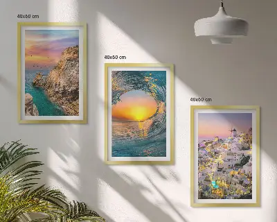 Set tablouri decorative valuri ale mării și case albe din Santorini