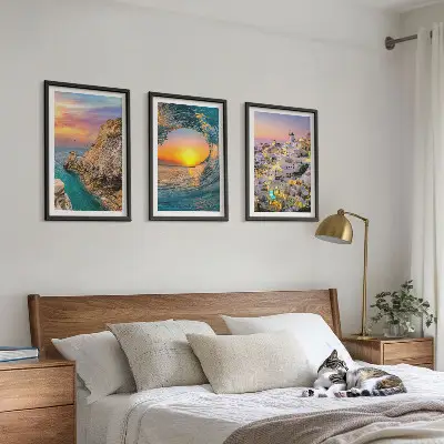 Set tablouri decorative valuri ale mării și case albe din Santorini