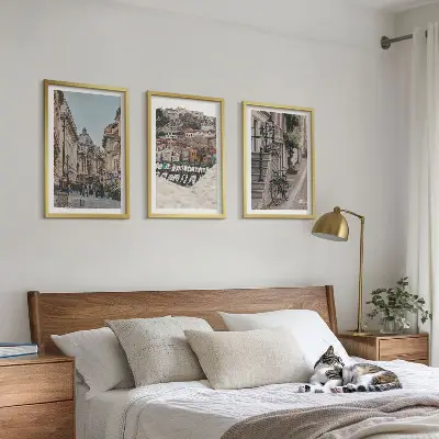 Set de tablouri pentru dormitor cu grafica străzilor fermecătoare din portul orașului