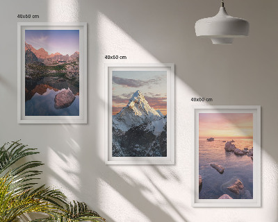 Set tablouri decorative Peisaje montane în fundal