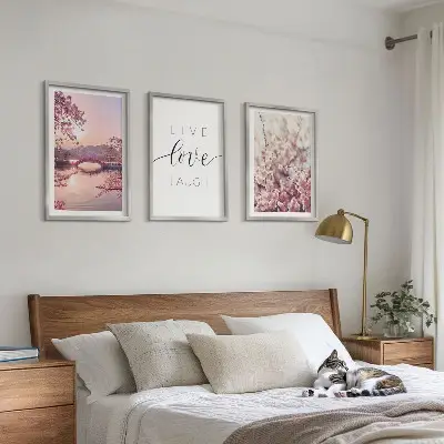 Set de tablouri decorative cu motivul inscripției podului cu flori