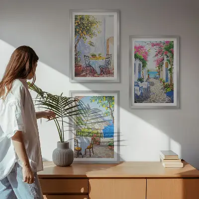 Set de tablouri decorative cu străzi fermecătoare, plante și mare