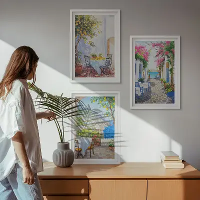 Set de tablouri decorative cu străzi fermecătoare, plante și mare
