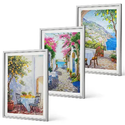 Set de tablouri decorative cu străzi fermecătoare, plante și mare