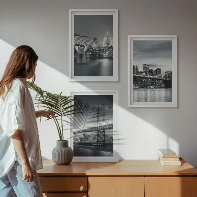 Set de tablouri decorative cu poduri și arhitectură urbană în nuanțe de gri