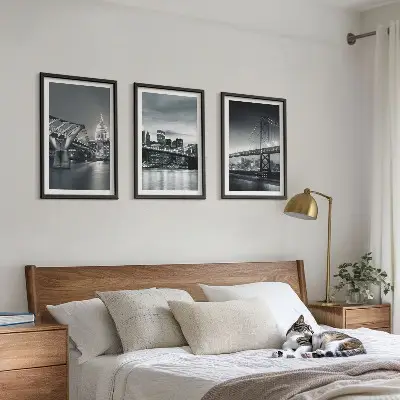 Set de tablouri decorative cu poduri și arhitectură urbană în nuanțe de gri
