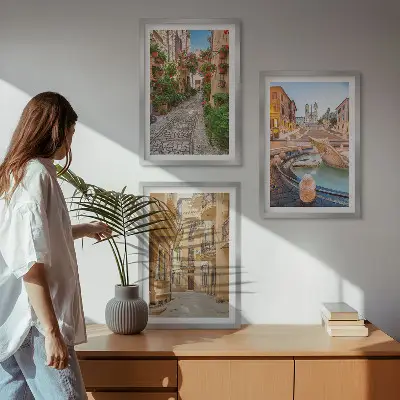 Set de tablouri pentru dormitor cu ilustrația Străzile fermecătoare ale fântânii