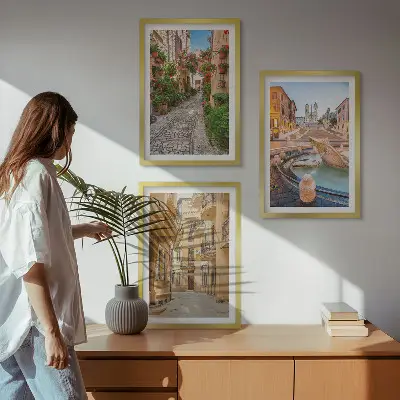 Set de tablouri pentru dormitor cu ilustrația Străzile fermecătoare ale fântânii