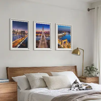 Set tablouri decorative orașe noaptea cu punți peste râuri