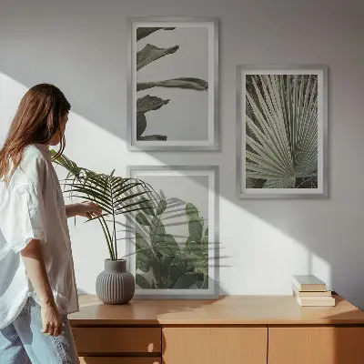 Set de tablouri decorative cu frunze de plante tropicale pastelate