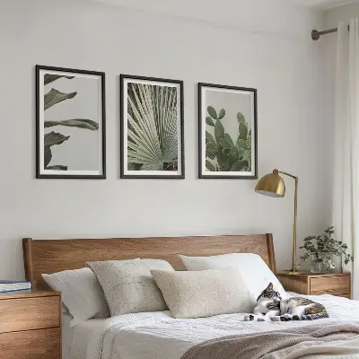 Set de tablouri decorative cu frunze de plante tropicale pastelate