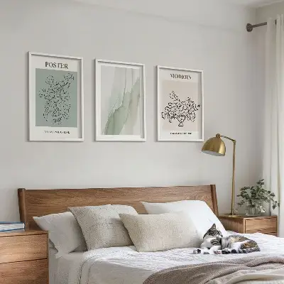 Set tablouri decorative cu model flori într-o vază modernă