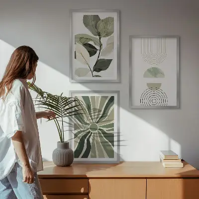 Set de tablouri decorative cu motive vegetale și geometrice pe fundal de verdeață