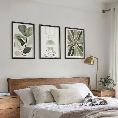 Set de tablouri decorative cu motive vegetale și geometrice pe fundal de verdeață