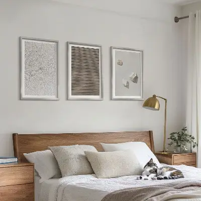 Set de tablouri pentru dormitor cu texturi naturale de lemn și piatră