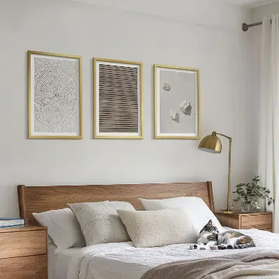 Set de tablouri pentru dormitor cu texturi naturale de lemn și piatră