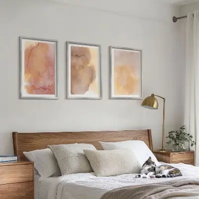 Set de tablouri pentru dormitor cu texturi calde și colorate în acuarelă
