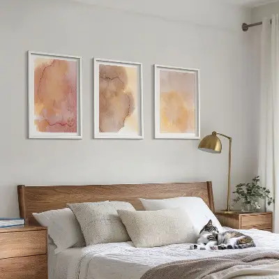 Set de tablouri pentru dormitor cu texturi calde și colorate în acuarelă