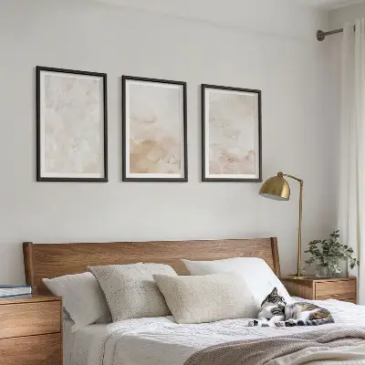 Set tablouri pentru dormitor cu texturi pastelate la modă