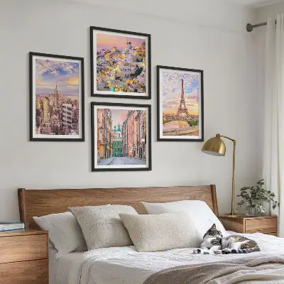 Compoziție de tablouri pentru perete cu peisaje urbane din New York, Paris, Oia și Varșovia la amurg