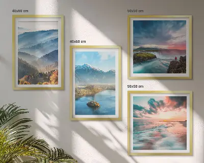 Compoziție de tablouri pentru perete cu peisaje montane și cascade