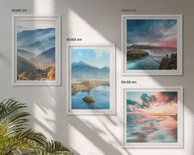 Compoziție de tablouri pentru perete cu peisaje montane și cascade