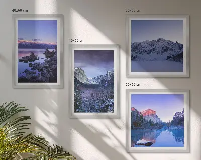 Compoziție de tablouri pentru perete cu peisaje montane la apus de soare peste apă