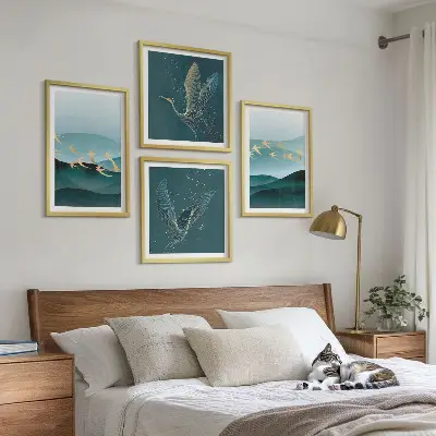 Compoziție de tablouri pentru perete cu peisaje abstracte și valuri de păsări