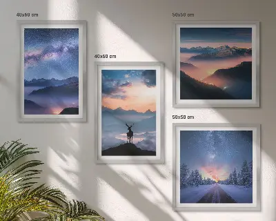 Set de tablouri gata de agățat cu cer nocturn și cerb în munți învăluiți în ceață