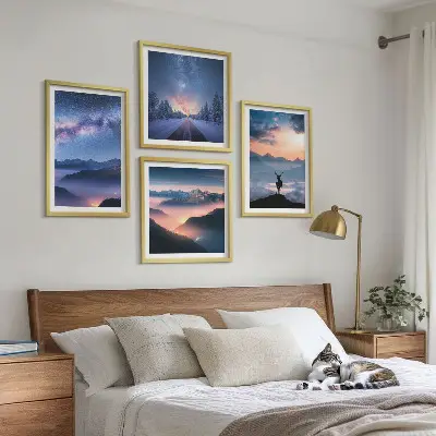 Set de tablouri gata de agățat cu cer nocturn și cerb în munți învăluiți în ceață