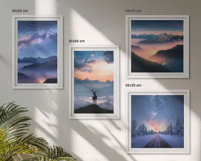 Set de tablouri gata de agățat cu cer nocturn și cerb în munți învăluiți în ceață
