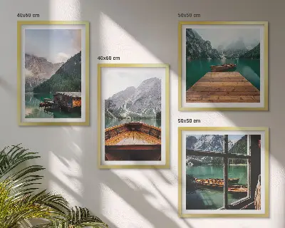 Compoziție de tablouri pentru perete cu peisaje montane, cabane și bărci