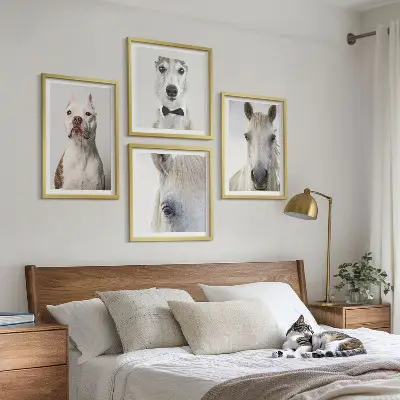 Set tablouri cu portrete elegante de câini și cai gata de agățat