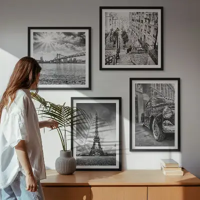 Set de tablouri gata de agățat cu vederi ale orașului, poduri, Turnul Eiffel și mașini