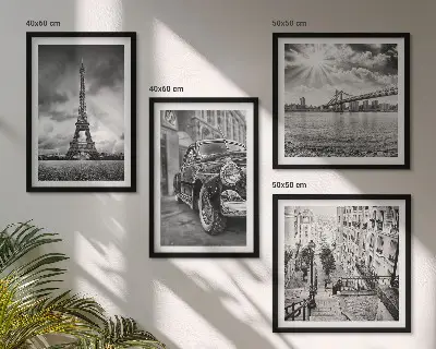 Set de tablouri gata de agățat cu vederi ale orașului, poduri, Turnul Eiffel și mașini