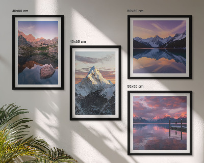 Compoziție de tablouri pentru perete Peisaje montane în fundal