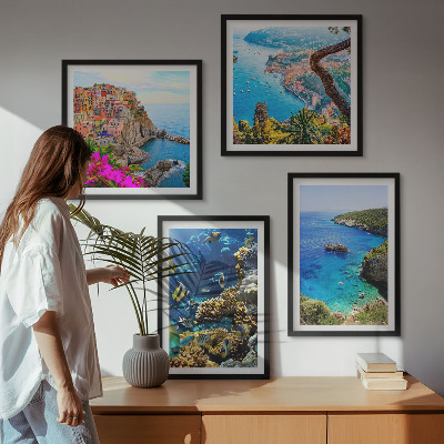 Set tablouri gata de agățat Vederi la mare, case colorate