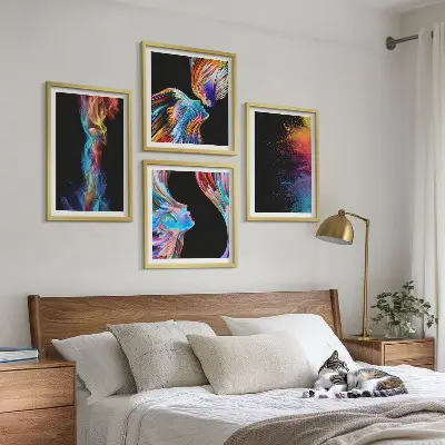 Set de tablouri gata de agățat cu abstracțiuni colorate, fețe și forme