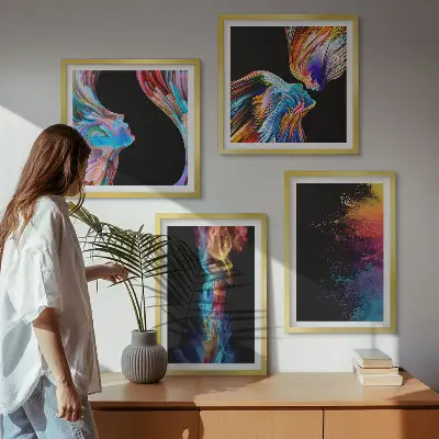 Set de tablouri gata de agățat cu abstracțiuni colorate, fețe și forme