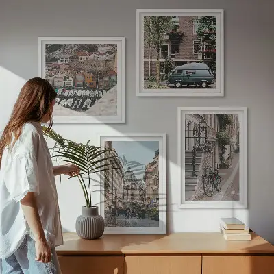 Compoziție de tablouri pentru perete cu vederi ale clădirilor din oraș