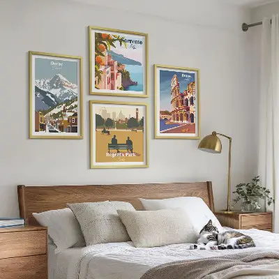 Set de tablouri cu ilustrații retro ale unor locuri celebre gata de agățat