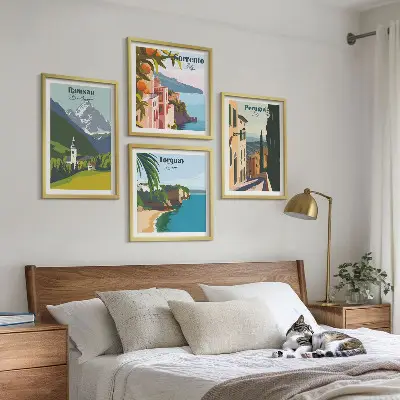 Set de tablouri gata de agățat cu peisaje montane și orașe